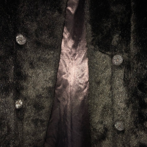 Reitmans Faux Fur coat - Picture 7 of 7